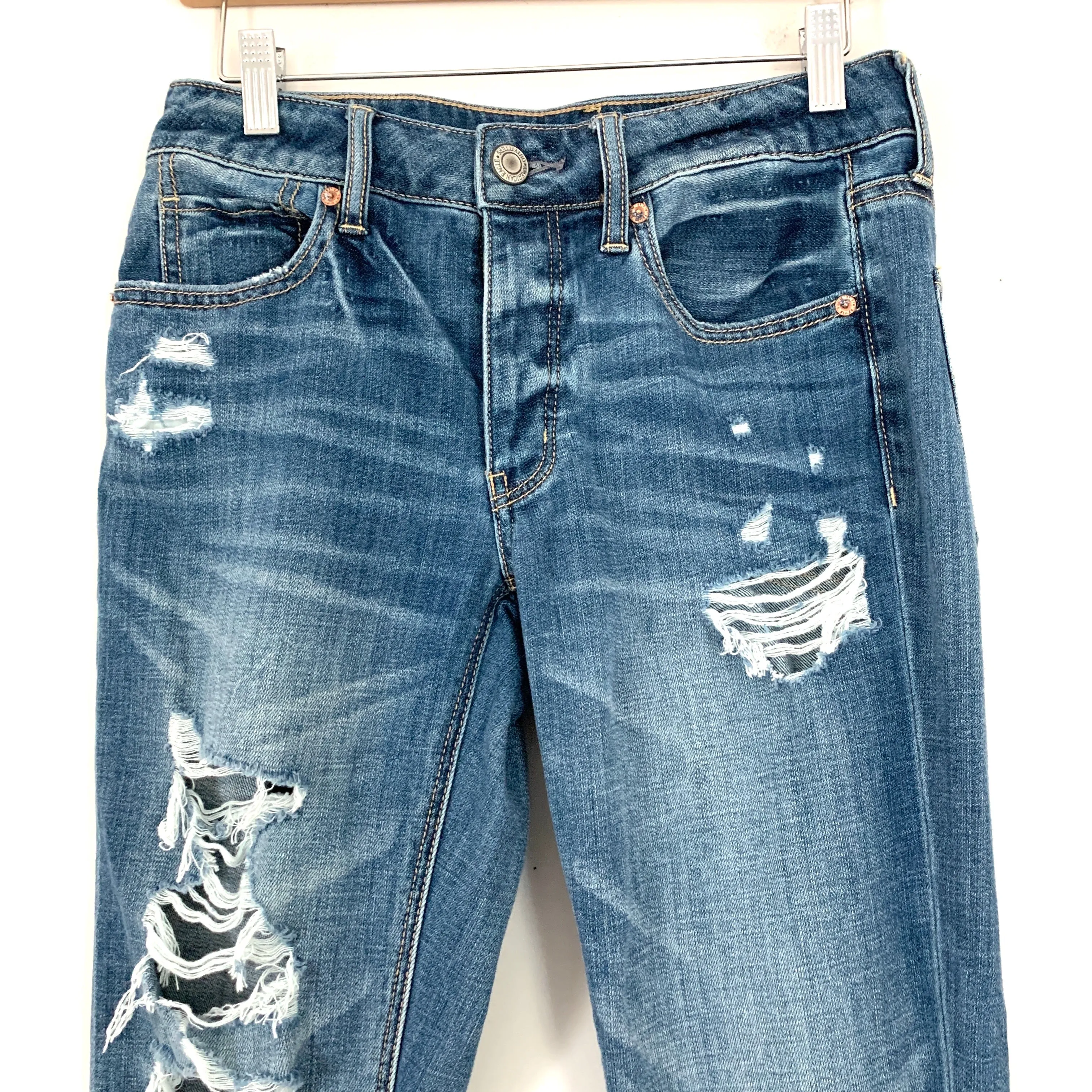 American Eagle Tomgirl Distressed Jeans- Size 2 (Inseam 28")