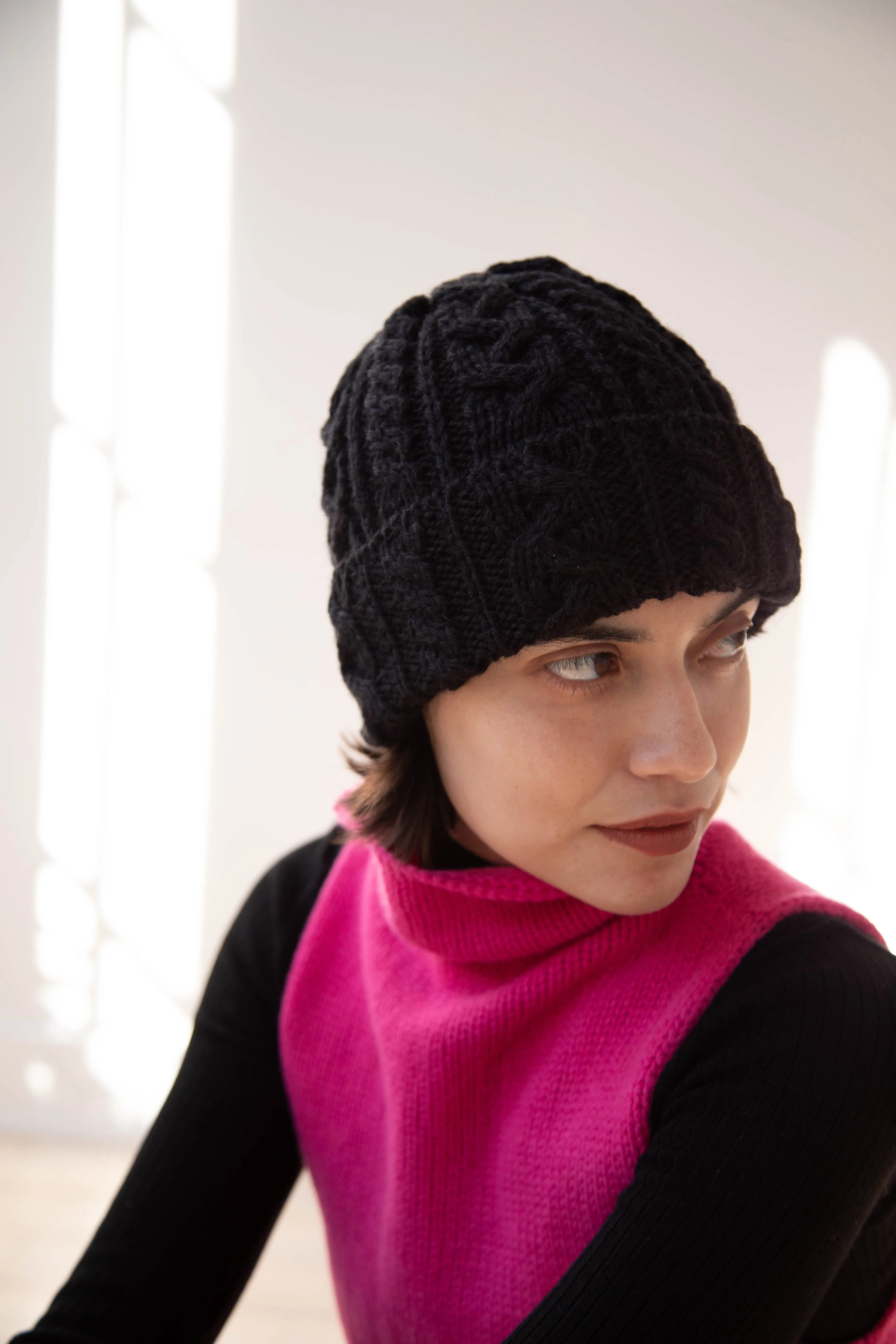 Highland 2000 | Aran Wool Cap in Black
